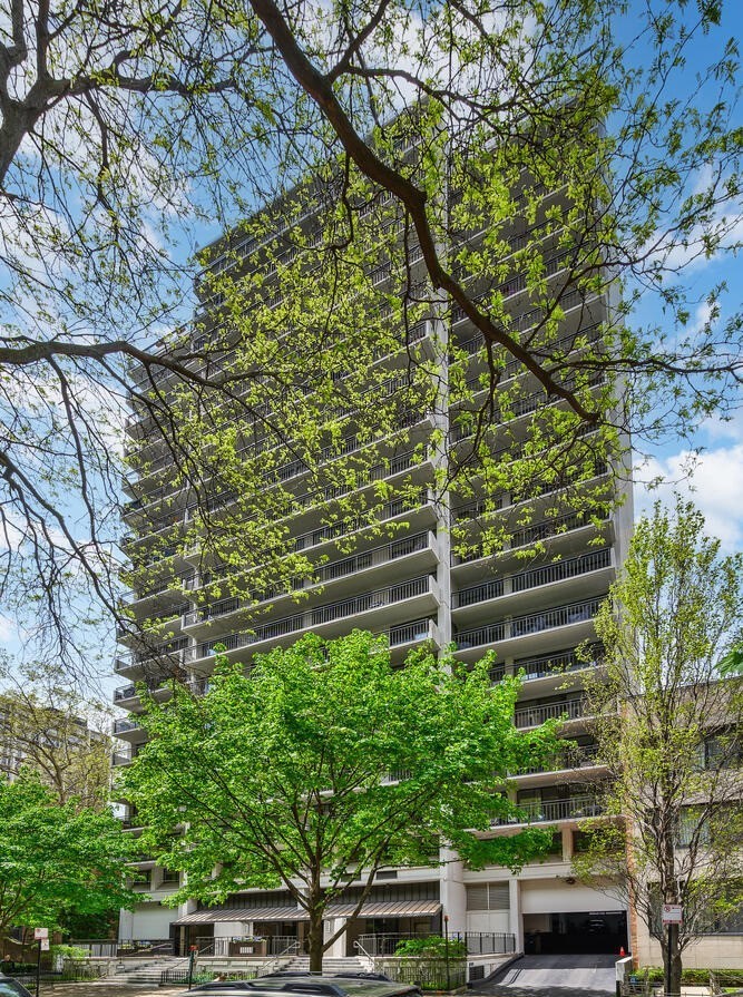 1430 N Astor St Unit 17B